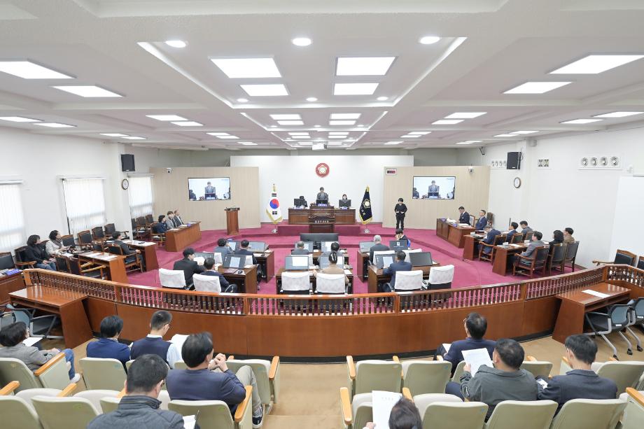 2025년 10월 31일 제261회 공주시의회 임시회 제4차 본회의 이미지