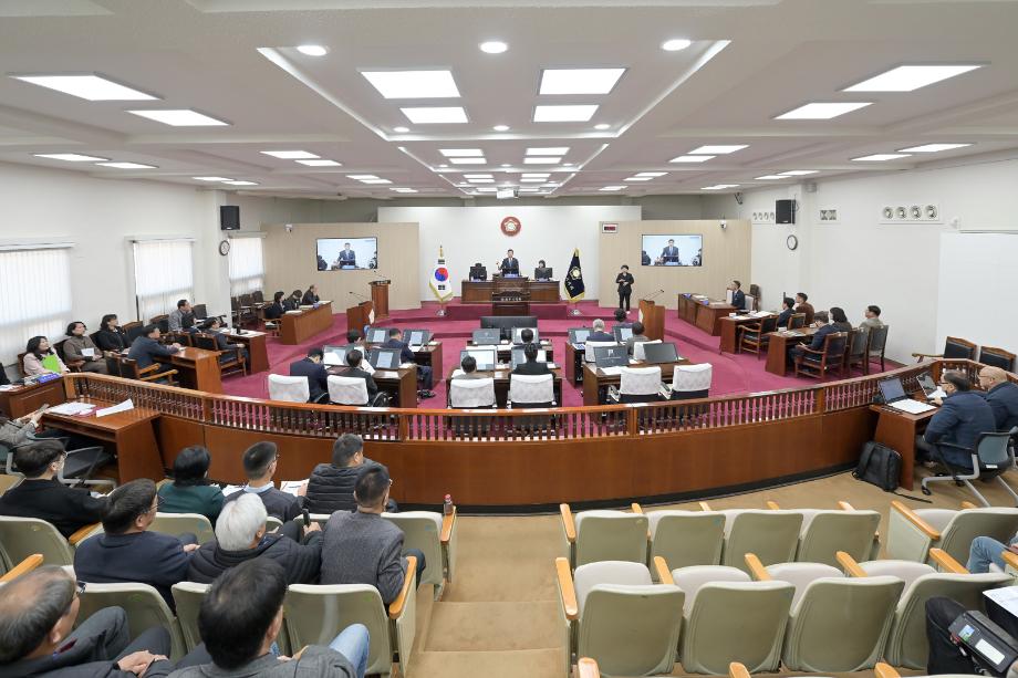 2025년 11월 20일 제262회 공주시의회 제2차 정례회 제1차 본회의 이미지